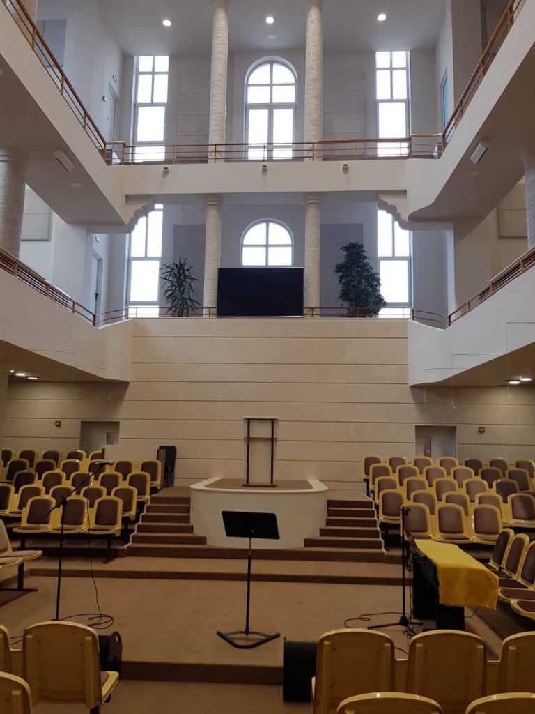 biserica penticostala emanuel pucioasa