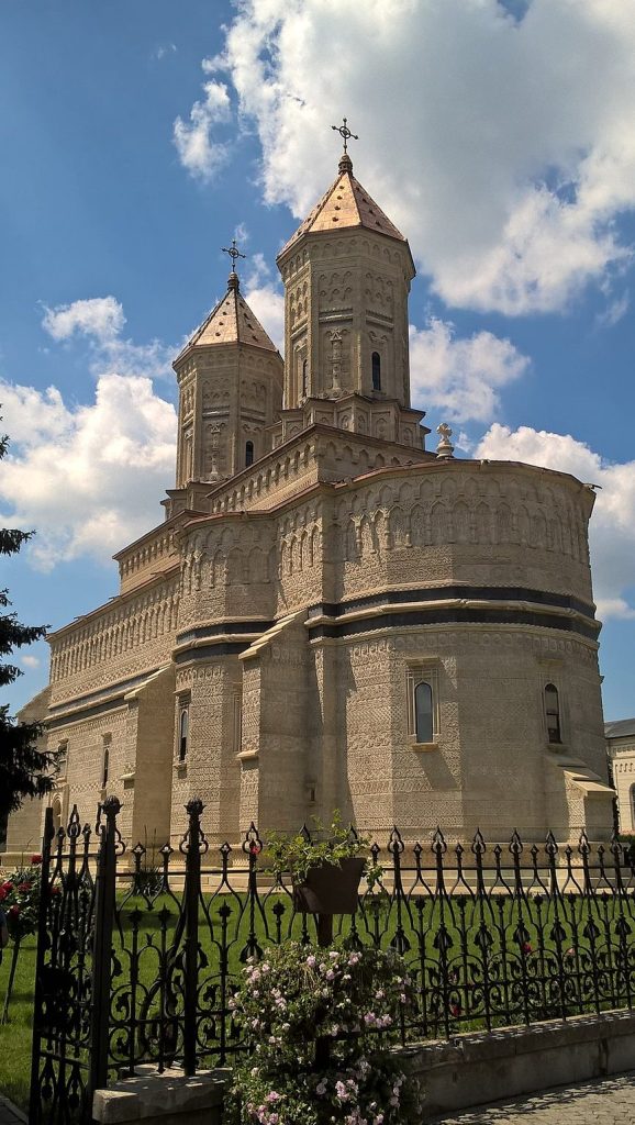 Biserica Sfintii Trei Ierarhi 1 biserica sfintii trei ierarhi
