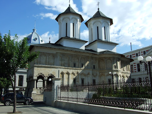Biserica Sfintii Trei Ierarhi - Coltea