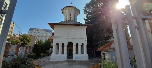 Biserica Scaune