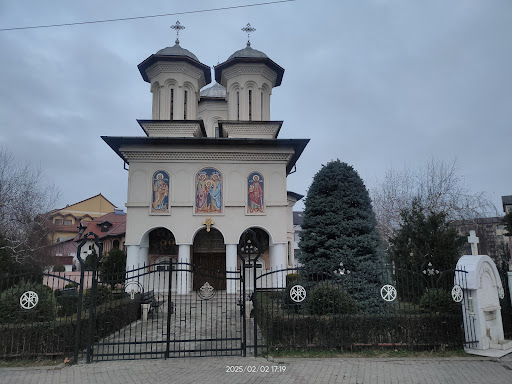 Biserica Sfinții Arhangheli Mihail si Gavriil