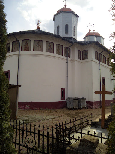 Biserica Sfinții Arhangheli Mihail și Gavriil Șerbănești