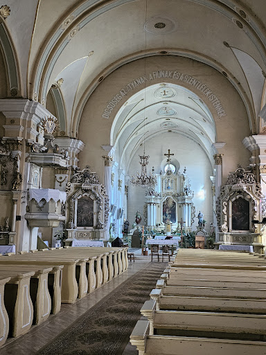 Kantai Szentháromság Római Katolikus Templom