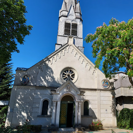 Biserica Romano-Catolică „Sfinţii Apostoli Petru şi Paul”