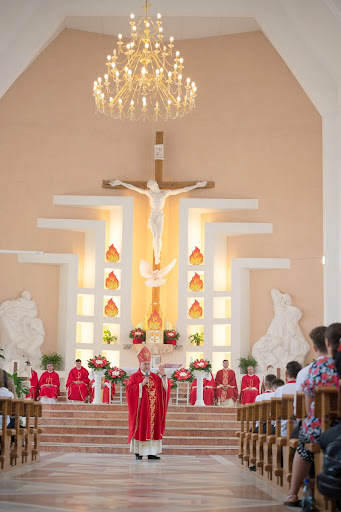 Biserica romano-catolică „Înălțarea Sfintei Cruci”