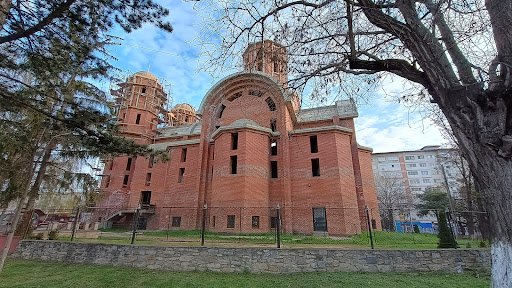 Biserica cu hramul "Sf. apostoli Petru și Pavel"