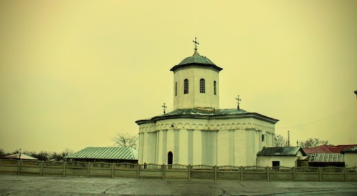 Biserica „Sfânta Treime"