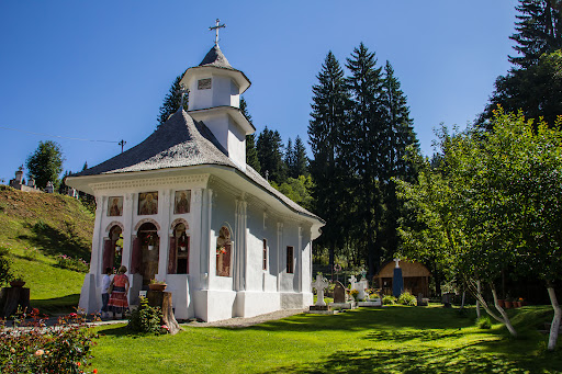 Biserica "Nașterea Maicii Domnului"