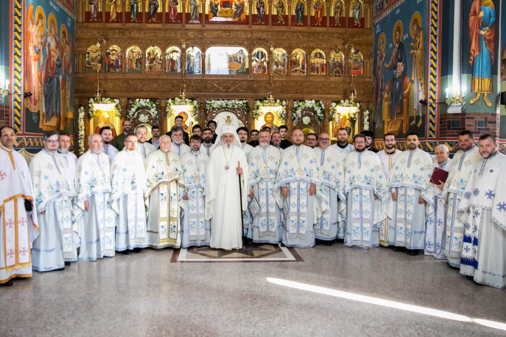 parohia sfintii arhangheli huedin biserica sfintii arhangheli mihail si gavriil